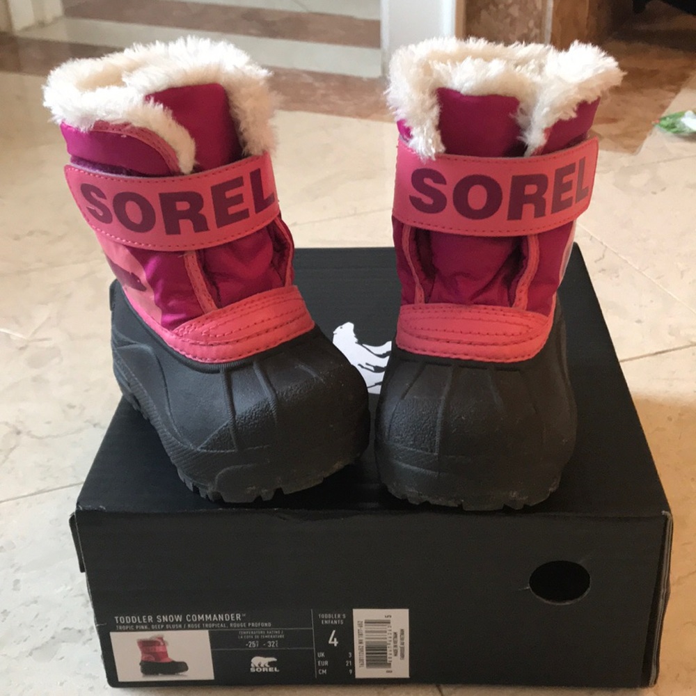 Snow boots